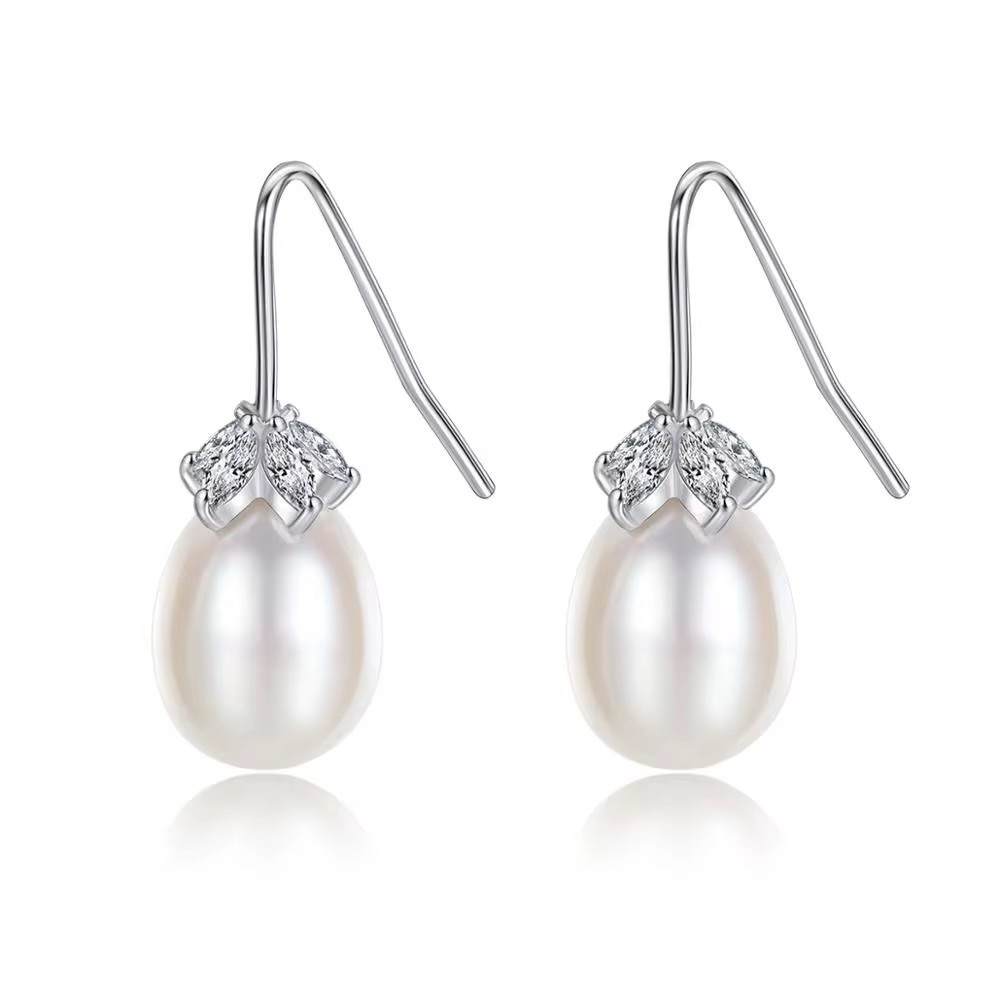 •Timeless Classic S925 Sterling Silver Flower Hook Natural Pearl Drop Earrings
